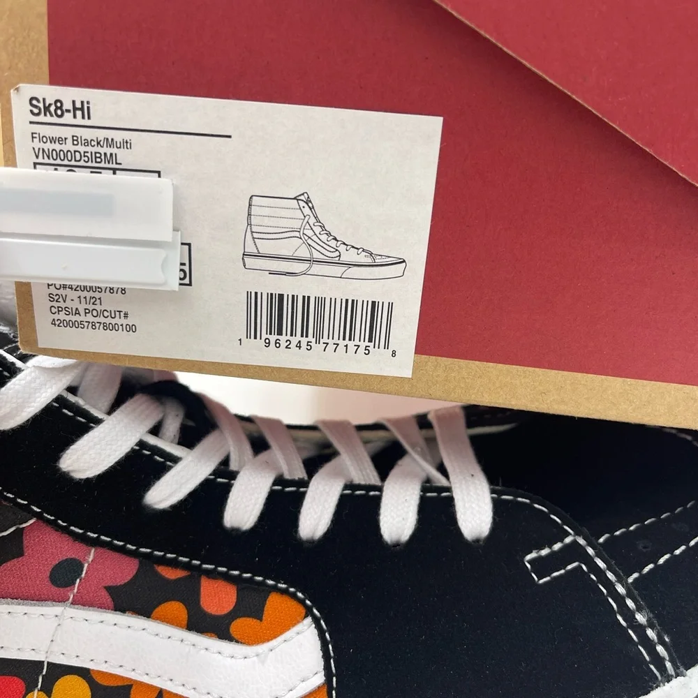 Vans Men's Sk8-Hi
Flower Black/Multi Sneakers
VN000D5|BML
Floral High-Top - Picture 16 of 16